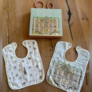 Atelier Choux Large Bib lot of 2